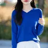Camiseta interior de punto de algodón transfronteriza con cuello en V para mujer, nuevo estilo 2025, suéter suave y acogedor para capa interior, holgado y versátil, top fino de moda