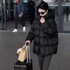 Abrigo acolchado de algodón y plumón de invierno 2026 para mujer, de longitud media, estilo nuevo, con capucha, corte holgado, chaqueta de algodón engrosada