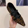 Zapatos Mary Jane Chuyuji de estilo retro francés con estampado de leopardo y punta fina para mujer, nuevo estilo con correa de una hebilla, zapatos de tacón único elegantes y que aumentan la altura