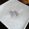 Pendientes de flores con gotas de aceite blanco y aguja de plata, elegantes y nuevos, de Corea del Sur, ligeros, lujosos y de alta calidad.