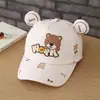 Gorra de Béisbol de Pana para Niños 2026 Otoño Nuevo Resistente al Viento Cálida Gorra de Pico Cruzada para Niños Oso Sombrero Venta al por Mayor