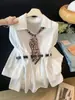 Novo estilo outono de 2026, lenço de seda cor de café com gola, gravata, camisa de manga longa para mulheres, top branco emagrecedor de comprimento médio com ajuste na cintura