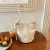 Moda Minimalista Transfronteiriça com Toque de Luxo, Nova Coleção Primavera/Verão 2026 Feminina, Design Exclusivo de Nicho, Bolsa de Ombro Único para Axila Estilo Balde