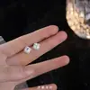 Brincos Quadrados Cravejados de Diamantes em Prata S999 Femininos Luxo Leve Luxo Leve Europeu e Americano Hip-hop Rock Brincos Versátil Joias da Moda