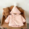 Novo Casaco de Inverno Infantil Ins Cor Lisa Forrado com Lã Quente Roupa Externa para Bebê Bola Estéreo Fofa com Capuz Manga Longa