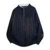 Suéter de punto de imitación de dos piezas para hombre con cuello Henley, con diseño de punto trenzado, en un estilo clásico y vintage, perfecto para otoño e invierno, y disponible para venta al por mayor desde una fábrica transfronteriza