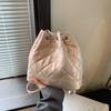 Bolso estilo Chanel para mujer, estilo coreano, moderno, con cadena de diamantes a cuadros, bolso bandolera sencillo y combinable para verano de 2024.