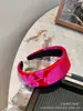 Novedades de Primavera y Verano, Trenzas Trenzadas Color Rojo Rosa Brillante Rosa Barbie, Top Alto Calavera, Aro para el Cabello de Terciopelo con Lazo de Ala Ancha, Pasador Delgado