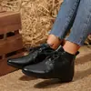 Botas Curtas Femininas Bico Fino Retrô Chegada Nova Primavera 2026 Versátil Salto Baixo Botas Martin Couro Macio Cadarço Botas de Cano Curto Femininas