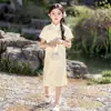 Qipao Blanco Marfil Perlado para Niñas Nuevo Estilo Chino Infantil Suave Estilo Nacional Mejorado Vestido Verano Nuevo Vestido Traje Tang
