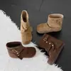 Botas de Cano Curto Amortecedoras Versáteis com Solado Grosso Aumentadoras de Altura Emagrecedoras Femininas Estilo Retrô Francês com Fivela Botas Martin 2026 Nova Chegada Outono/Inverno
