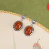 Aretes de Plata Esterlina S925 con Patrón de Hierba Rizada y Ágata Roja del Sur Yuebao Jewelry, Huevo de Bendición, Estilo Único de Otoño e Invierno
