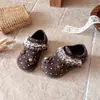 Sapatos de Couro com Bolinhas e Renda para Meninas 2026 Nova Coleção Primavera/Outono Sapatos Infantis Macios e Confortáveis Estilo Birkenstock Sapatos de Princesa para Crianças Pequenas