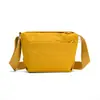 Bolso pequeño casual de nailon ligero estilo japonés para mujer, bolso cruzado versátil estilo deportes al aire libre para caminar y llevar un teléfono móvil