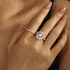 Joyería Plata de Ley S925 Circonita Cúbica 5A Anillo de Banda Delgada con un Solo Diamante para Mujer Lujo Ligero Fuente de Fábrica Exquisito de Nicho Lujo Ligero Sensación de Alta Gama