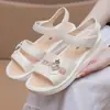 Sandalias para mujer, adecuadas para madres y mujeres de mediana edad, de tacón bajo, versátiles, elegantes, cómodas, con suelas suaves, planas, aptas para la playa y resistentes al agua