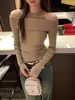 [Fio Cardado Lavável] Lindo conjunto de duas peças estilo coreano, top de malha cáqui de manga longa para mulheres, camada interna ombro a ombro para o outono