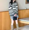 Roupas de Inverno Super Populares 2025, um Conjunto Completo de Trajes Gentis que Rejuvenescem, Tops de Inverno, Conjuntos de Duas Peças e Saias para Mulheres