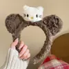 Tiara de Pelúcia de Cachorro Desenho Animado Fofo Feita à Mão para Mulheres 2025 Nova Presilha de Borboleta Peluda Tiara de Orelhas de Urso Acessório de Cabeça