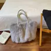 Bolsa Tote Outono 2026 Bolsa de Mão Fashion Pelúcia Ombro Único Simples para o Trabalho Feminina Retrô Grande Capacidade Nova