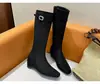 Botas de Caballero Adelgazantes por Debajo de la Rodilla para Mujer Estilo Otoño 2026 Punta Cuadrada Tacón Grueso Hebilla Botas Largas Versátiles Botas Altas Adelgazantes