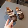 Zapatos Pequeños de Cuero Estilo Retro Color Sólido Volantes Pequeños Encaje de Moda 2026 Primavera/Otoño Zapatos Individuales con Velcro para Niños y Damas
