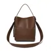 Bolsa Saco Simples Estilo Coreano para Mulheres 2026 Nova Moda Bolsa de Ombro Transversal de Mão Grande Capacidade para o Dia a Dia Couro Macio Bolsa Feminina