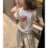 Camiseta holgada de manga corta con estampado de manzana linda para niña, top base de verano, atuendo familiar de manga corta para niños