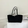 Bolso de nailon grande, moderno y sencillo para mujer, nuevo modelo 2026, ligero y versátil, bolso de hombro para el día a día, bolso tote
