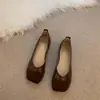 Mocassins Chanel de Fundo Plano para Mulheres, Novo Verão 2026 Slip-On Estilo Bruxa Sapatos de Primavera e Outono