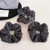 Scrunchie de Lã Cinza com Bolinhas Estilo Coreano para Outono e Inverno, Elástico de Cabelo Simples e Versátil, Acessório para Coque