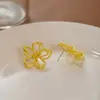 Flores de la Mañana Recogidas al AnochecerDiseño Único de Línea Artística Pendientes Huecos Vintage de Flor, Pendientes de Clip Tipo Bobina de Mosquito para Orejas sin Perforar