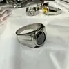 Anillo de Acero de Titanio Fabricante Anillos de Acero Inoxidable para Hombres y Mujeres Joyería de Moda Europea y Americana Versátil Anillos Cuadrados Multicolores Anillos Multitamaño
