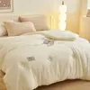 Colcha de fibra de soja, colcha de inverno, enchimento de colcha de algodão, colcha fresca para primavera, outono, verão, colcha de ar condicionado, adequada para camas de solteiro e casal de dormitórios, uso estudantil, uso em todas as estações