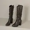 Botas de ciclismo versáteis de cano alto, nova coleção outono/inverno 2026, botas femininas de salto grosso, saltos altos femininos, botas longas acima do joelho