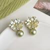 Solo este verde ~ Mori aretes de flor de gota de aceite fresca pequeña, moda, temperamento, aretes comodín, aretes de alto sentido, mujer