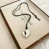 Colar de Amor da Blogueira Reina para Mulheres, Corda Preta de Alto Padrão, Corrente de Lã, Cordão Ajustável, Acessórios