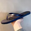 Chanclas sencillas para hombre para uso en exteriores, a la moda y casuales, estilo pareja, sandalias de playa planas antideslizantes de color sólido para verano para hombre