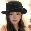 Sombrero Pequeño de Color Sólido Estilo Francés con un Toque Elegante y de Alta Gama, Sombrero Estilo Hepburn para Mujer, Sombrero de Invierno con Ala Levantada, Sombrero de Alta Calidad Femenino