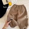 Pantalones de Chándal para Niño Primavera y Otoño Nuevos Pantalones con Alfabeto Estilo Coreano para Niños Bebé Holgados Casuales Modernos Pantalones Deportivos