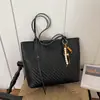Bolsa Grande Retrô Simples Feminina Nova Moda Casual Grande Capacidade Bolsa Tote Textura Trançada Super Quente Bolsa para Ombro para o Dia a Dia