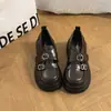 Mocasines retro de doble hebilla metálica con suela gruesa para mujer, 2026 de cuero suave, estilo británico, tacón grueso, versátiles, que aumentan la altura, zapatos pequeños de cuero