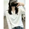 Elegante camiseta de algodón con cuello en V y manga larga de copo de nieve para mujer, top abotonado moderno y chic, camiseta básica de talla grande para principios de otoño