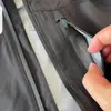 Chaqueta rígida para exteriores, estilo hombre, adecuada para primavera y otoño, impermeable y cortavientos, con un diseño estilo Bata