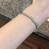 Pulsera de Diamantes Micro-incrustados de Lujo Ligero y Sensación de Alta Gama para Mujer, Pulsera Sencilla de Moda de Acero de Titanio que no se Decolora, para Pareja, Combinable con Todo, Primera Joya