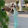 Vestido Longo Azul de Tricô Sexy com Renda, Gola Halter e Costas Abertas, Slim Fit