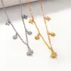 Moderna Cadena para Clavícula y Pulsera de Mariposa con Circonita de Lujo Ligero, Joyería de Alta Gama Chapada en Oro de Acero de Titanio para Mujeres, Versátil
