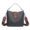 Bolsa Estampada Sensual para Mulheres 2025 Nova Grande Capacidade Retro Carta Bolsa de Ombro Portátil Bolsa Saco Atacado