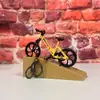 Chaveiro dedo bicicleta dedo skate bicicleta oito chaveiro fecho lagosta joias brinquedos transfronteiriços