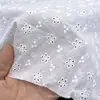 Tecido de Algodão Bordado Branco Vazado com Bordado de Margaridas Frescas para Roupas Femininas e Infantis de Primavera e Verão, Camisas e Vestidos